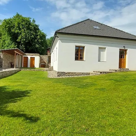 Villa Degustacni Dum Babice (Prague-East)